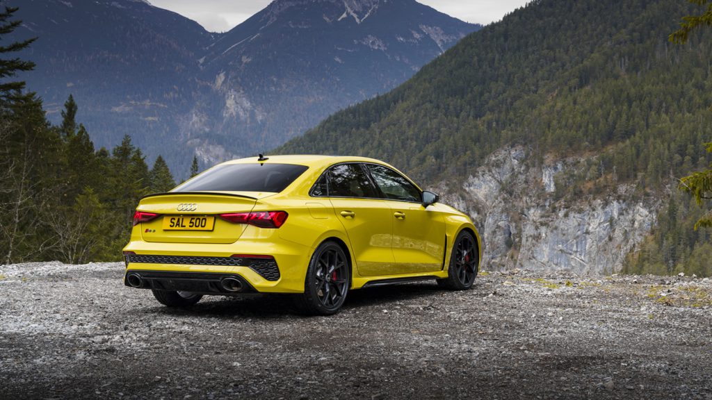 Audi-RS3 رنگ زرد
